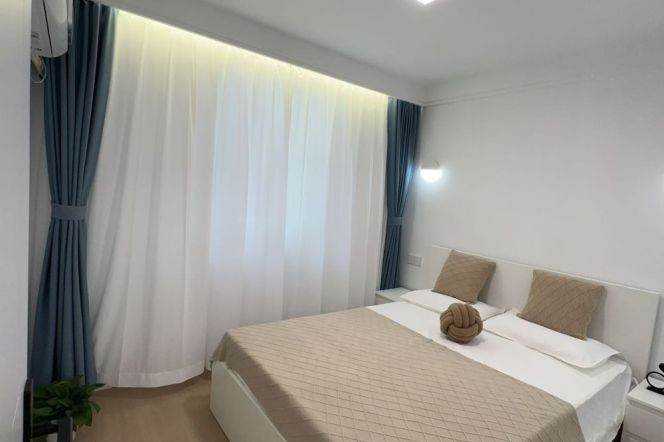 0 distance Jiangsu rd Metro L2&11 | 1 BR + big private yard | 8.4K