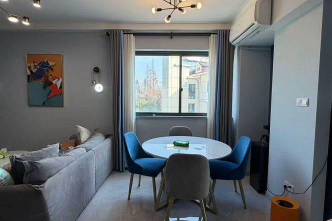 Sunny Balcony Flat 2br/2bt in Hunan Road