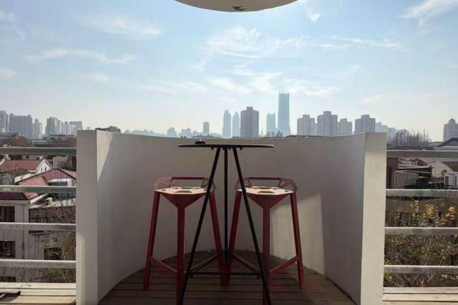 Sunny Balcony Flat 2br/2bt in Hunan Road