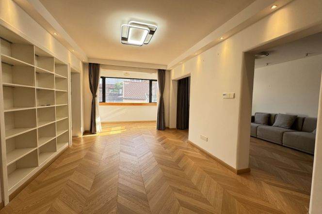 3Br,3baths ,jing'an temple ,duplex ,west nanjing Rd.-150sqm