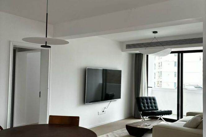 Modern style 3brs&2baths with balcony near Jing'an Temple