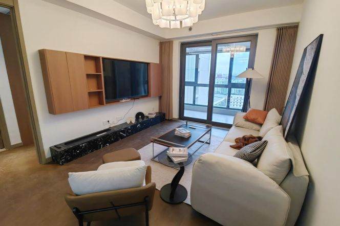 Modern 3 br with floor heating in New Compound ,easy to L1 Shanghai Circus World st.
