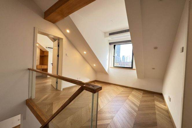 3Br,3baths ,jing'an temple ,duplex ,west nanjing Rd.-150sqm