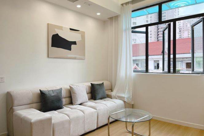 Suzhou Creek | Simple & Beautiful 1BR |High ceilings | West Nanjing rd 7.3K