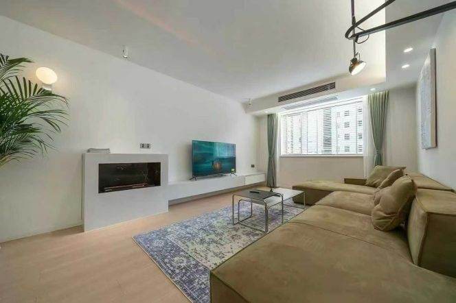 Xujiahui rd/ Dapu rd floor heating 1br/2lv/1bt apt with balcony; L