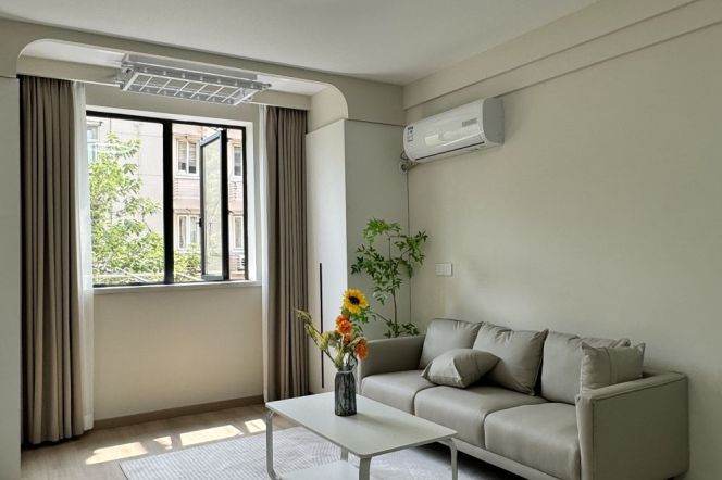 Big 1Br/West Yan'an rd/New/Sunlight/South/Big Window 7.6K