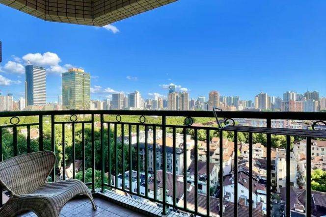 Nice view 2BR 2Baths IAPM Shanxi(s) Rd 19.8k