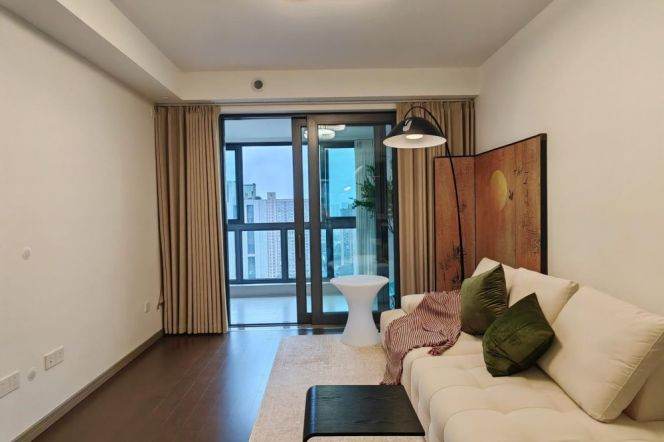 Brand new compound 3 br with floor heating in Jing'an, easy to L 1 Circus World St.