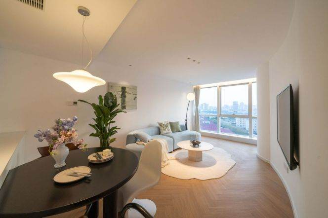 Exquisite 2BR 2BA High-End Residence nr Century Avenue