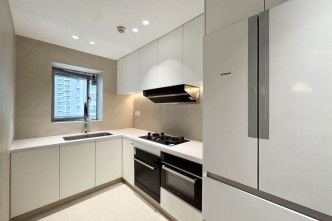 Morden 2brs with floor heating in Lujiazui 