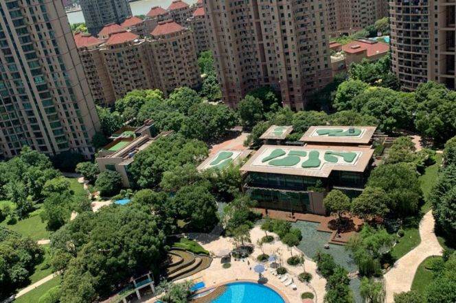 Modren 4brs with balcony and river in Lujiazui