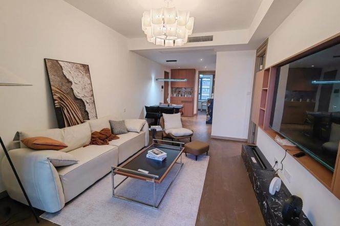 Modern 3 br with floor heating in New Compound ,easy to L1 Shanghai Circus World st.