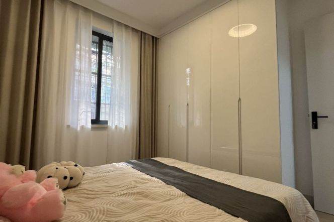 jiaotong uni 2BR/Big yard/living room@L10/11