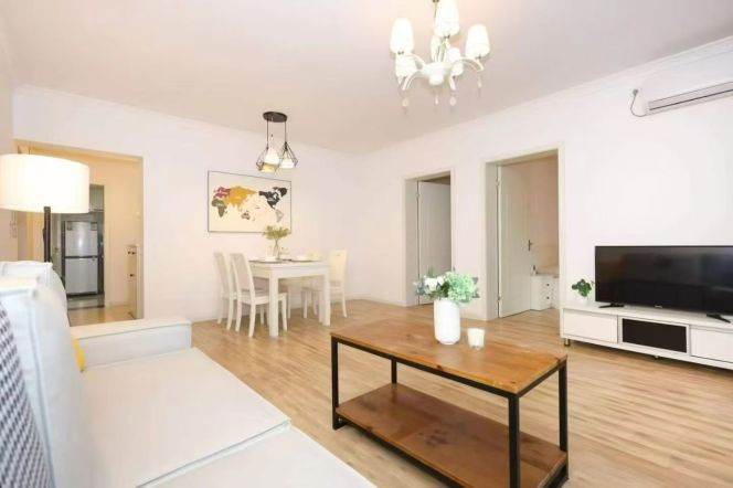 Modern 2br/100sqm &balcony/elevator @Jiangsu Rd & Line 2/11/14