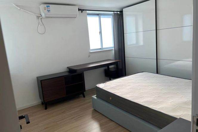 Morden 2brs with balcony and floor heating  nearby  Xujiahui 