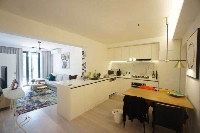 Wukang/Anfu rd floor heating 3brs/2lr/2ba apt wt garden; L1/7