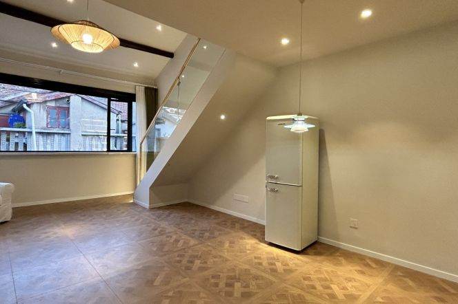 Spacious 1Br+heating | South Shanxi rd & Jing'an Temple Metro | 9.6K