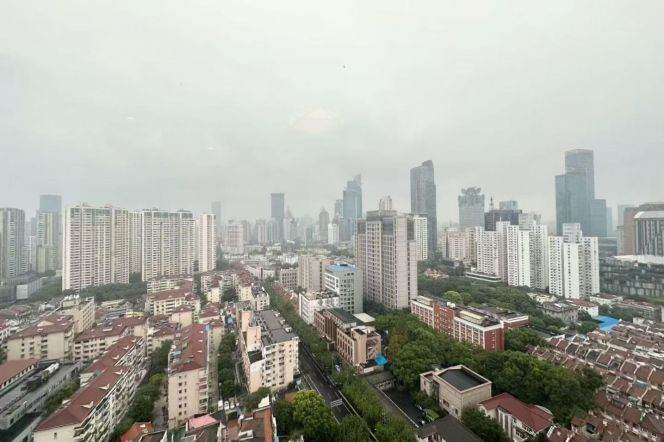 Huge 1br with high rise near Jing'an Temple