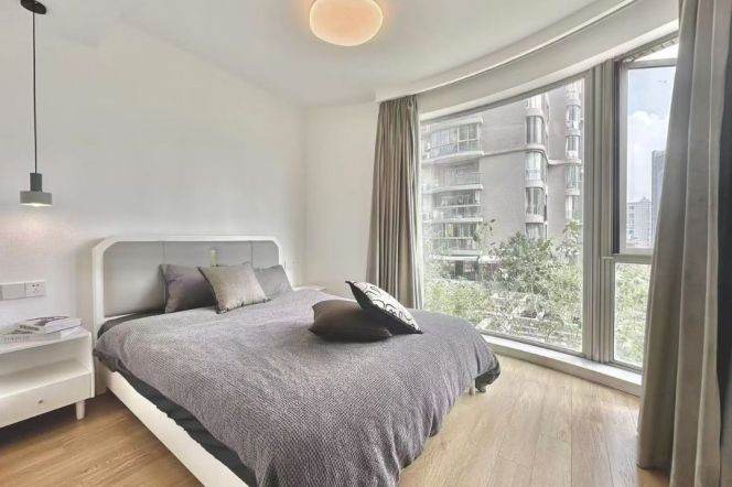 Morden 1bedroom with floor heating nearest compound to Jing an temple CBD 