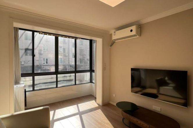 Good sunshine 1BR 2F | Jiaozhou rd | Jing'an Temple metro L2&7 | 8.8K