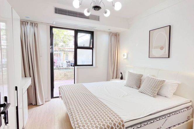 Super cozy 1br 1 lr w private yard nr Damuqiao rd metro