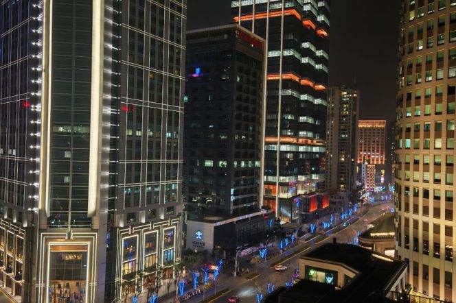 West Nanjing Road / Next to Taikoo Hui