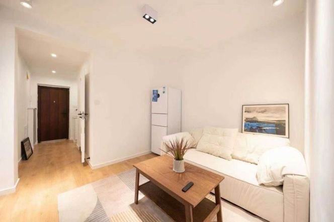 Quality and Homey 1Bed Good Price@Jiangsu Road 