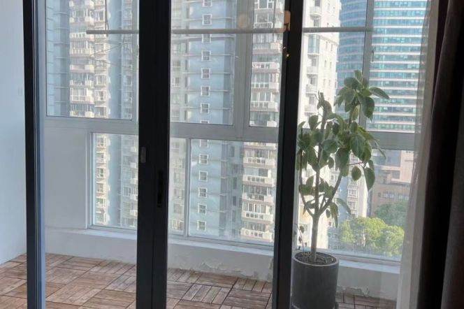 Morden 2brs with balcony and floor heating  nearby  Xujiahui 