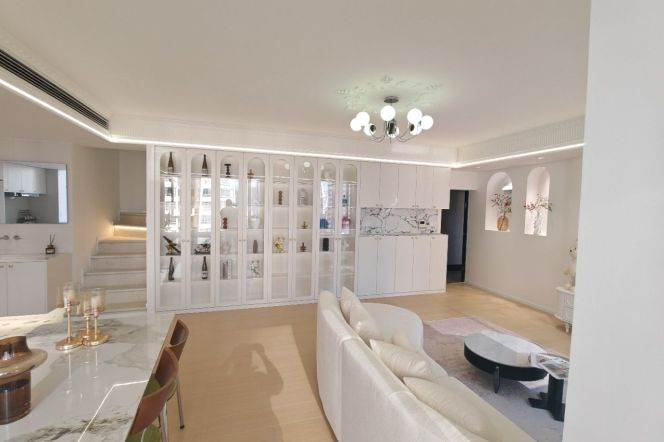 Duplex 3br/2bt@xujiahui with ceiling to floor windows 185sqm