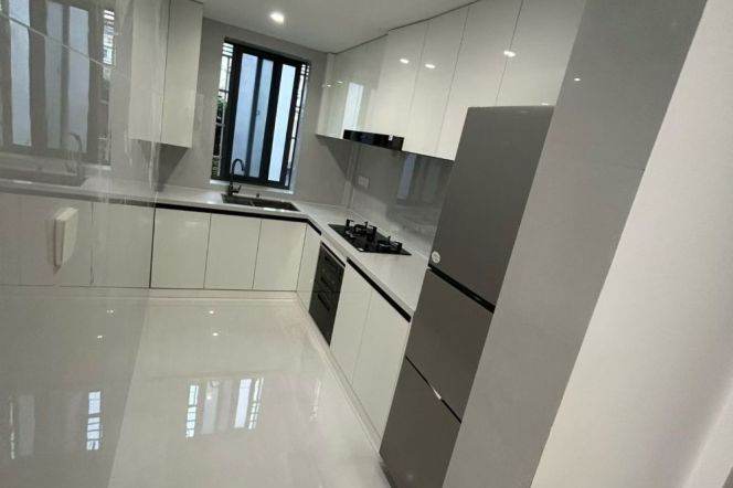 zhongshan park station one bedroom