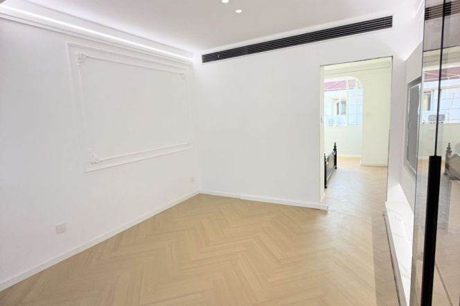 jiangsu rd station one bedroom