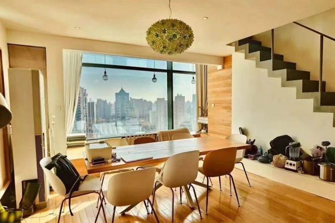Fabulous high-rise Big Apt in Jing'an Temple circle