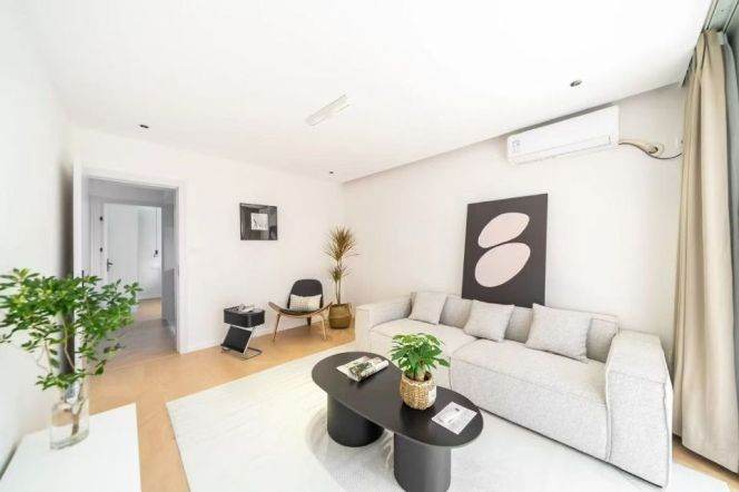 High-rise big 1br Apt beside Xujiahui Park