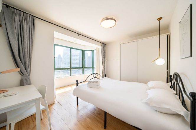  Homey 3br high-rise at Jing'an  L13/14  &Parking 