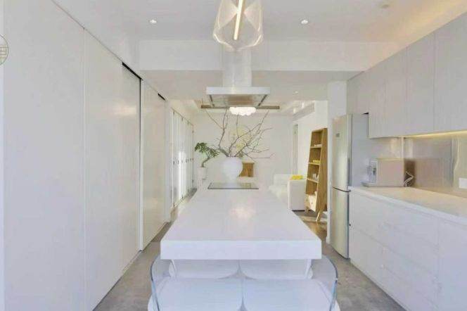 Spacious and bright 3Br/2bt@Changshu rd with 50sqm private terrace