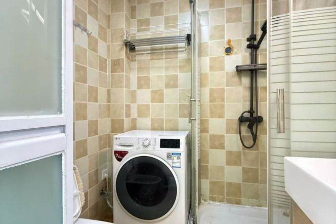 Bright 1Br/1Lr/1Bt apt nr Changshu rd,M1/7/10