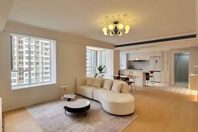 Spacious 2+1brs&3baths with good view near Xujiahui 