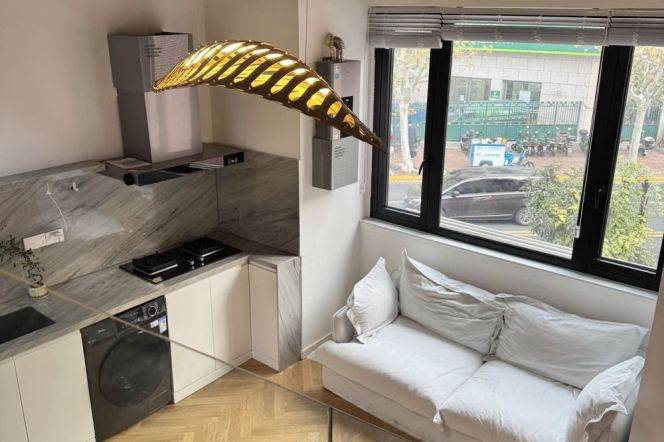 Spacaious 2Br +Big windows | Changshu rd L7 | Nice compound | High ceiling