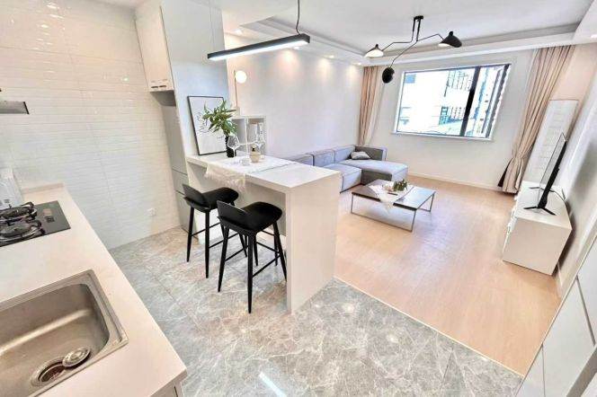 12.5k Clean 2Br 2Bathr Nr Jiangsu Rd.line2/11