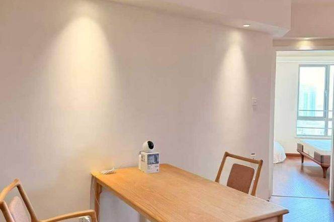 1 br near L2/L11 jiangsu rd station+elevator