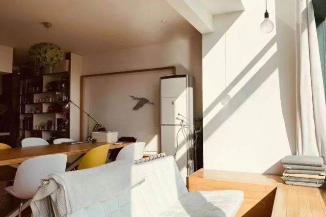 Fabulous high-rise Big Apt in Jing'an Temple circle