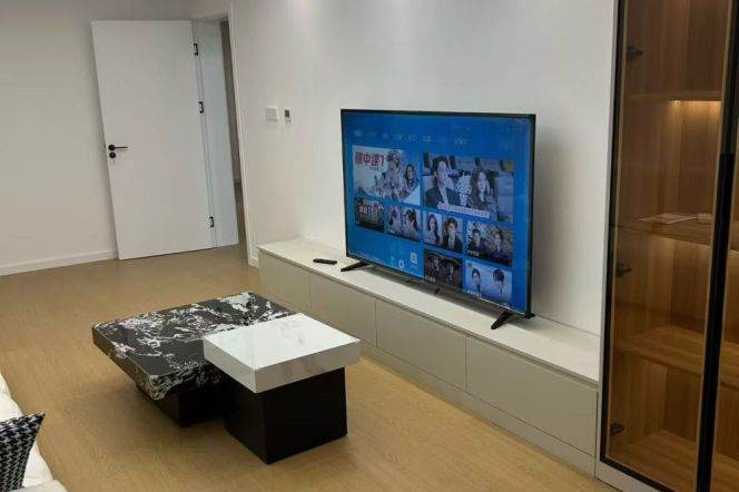 Big yard,1Br,1bath 80sqm, Zhongshan park,new deco