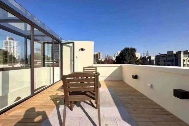 2 Brs with Private Terrace, 120 sqm, Newly renovated @ Changshu metro L1&7