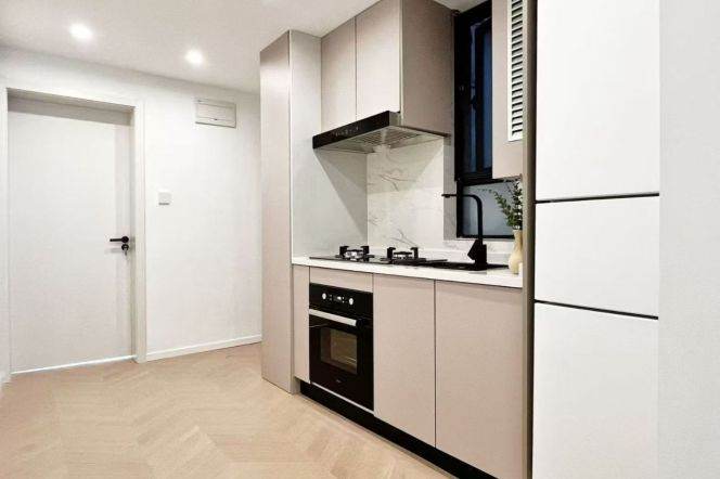 Modern 1br/2Living & oven @Zs Park & Line 2/3/4
