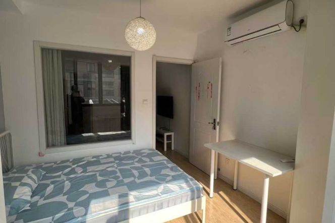Great value/cozy 1br 1lr/bright room/Jiangsu rd@L11/2