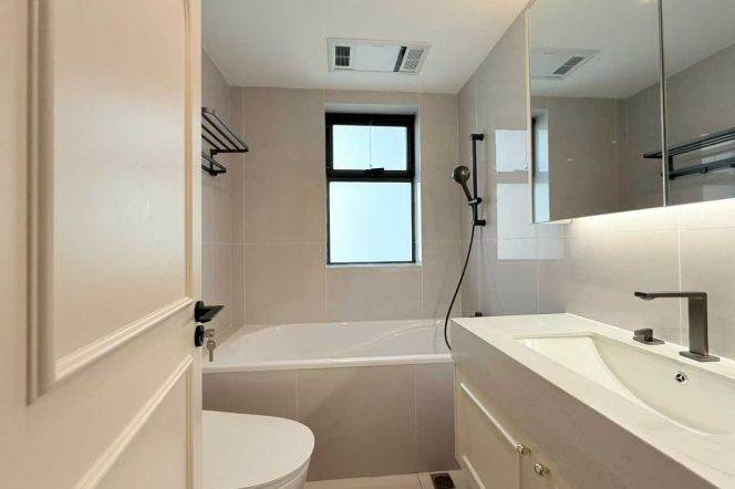 3BR 2BTH w/ Floor heating nr JiangSu RD M2/11