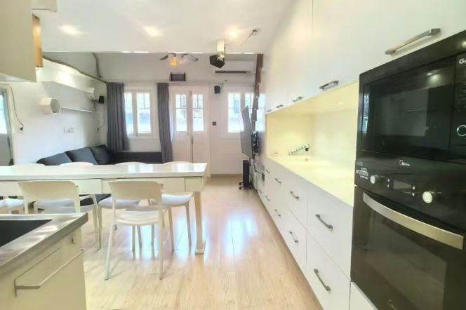 Cozy 1Brm With A Terrace Near Line 2/7 Jing'an Temple