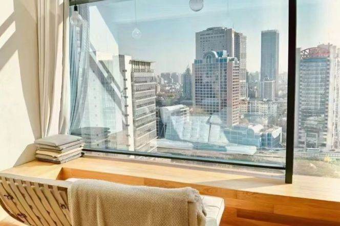Fabulous high-rise Big Apt in Jing'an Temple circle