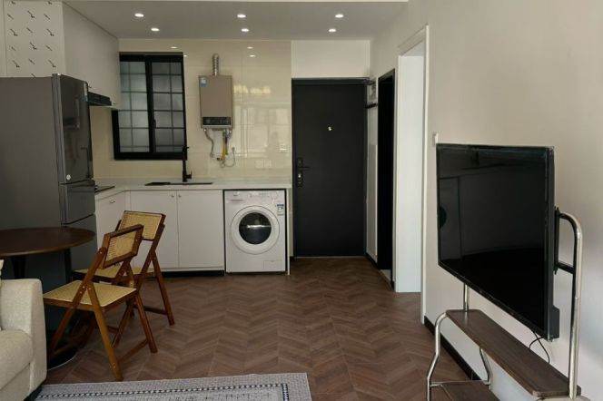 Bright 1Br fully Furnished @Iapm Heating