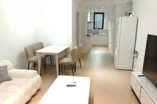 New decorated  2br apt close to Songhong station,Line 2 ,at good price